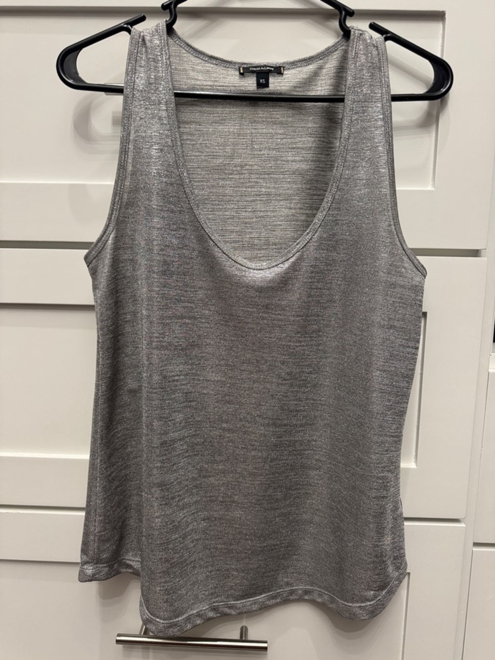 Stella & Dot Silver Metallic Scoop Neck Tank SZ XS